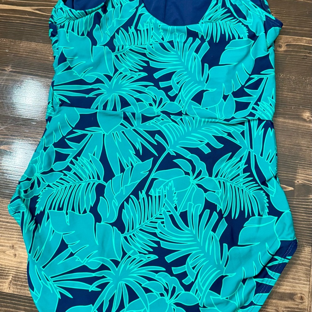 Land’s End Teopical Leaf Print One-Piece Swimsuit - Picture 4 of 5